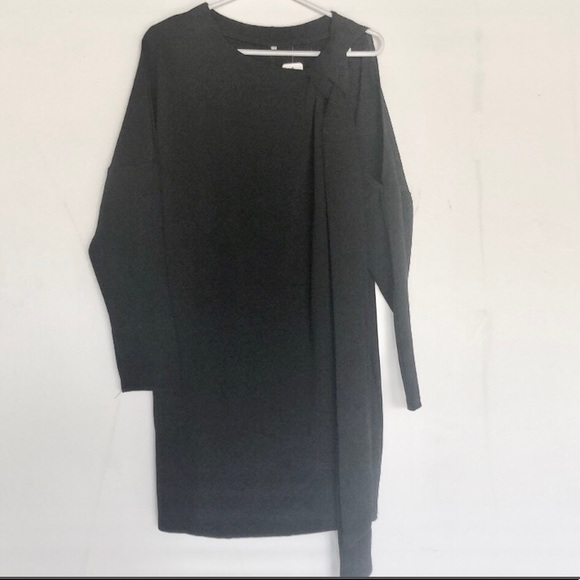 ✨Last One✨ Sweater dress with left shoulder cutout - Picture 6 of 8